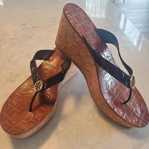 Tory Burch black patent cork wedge sandals size 9.5